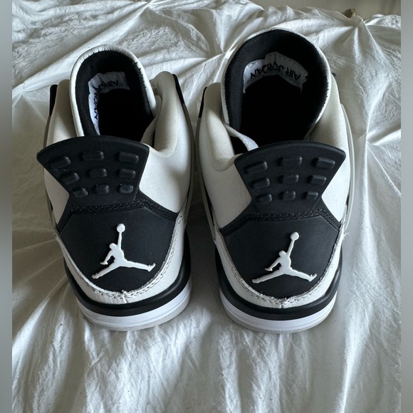 Jordan 4s “Military Whites” - Picture 4 of 6